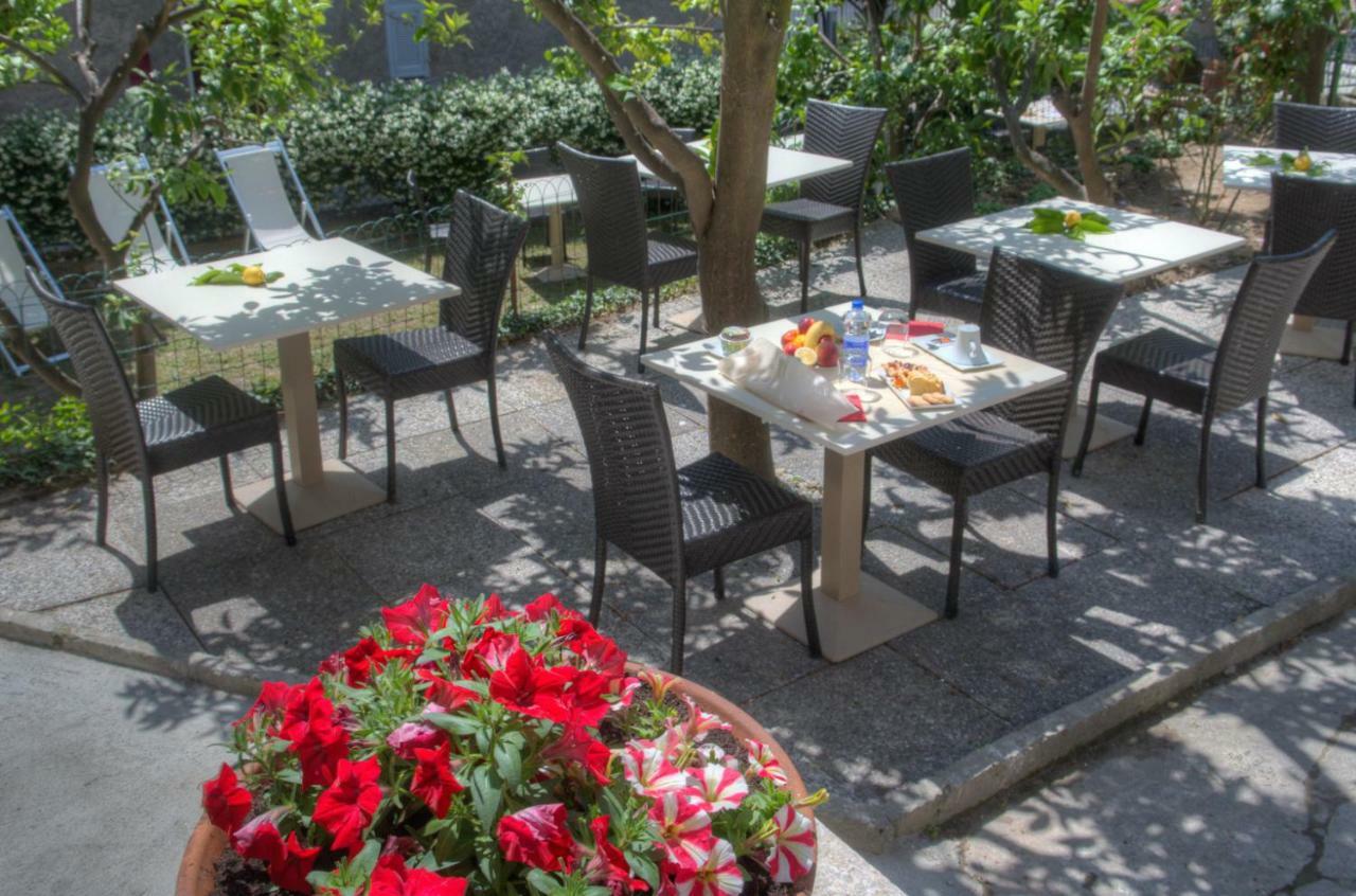 Rione San Carlo Finale Ligure Exterior foto
